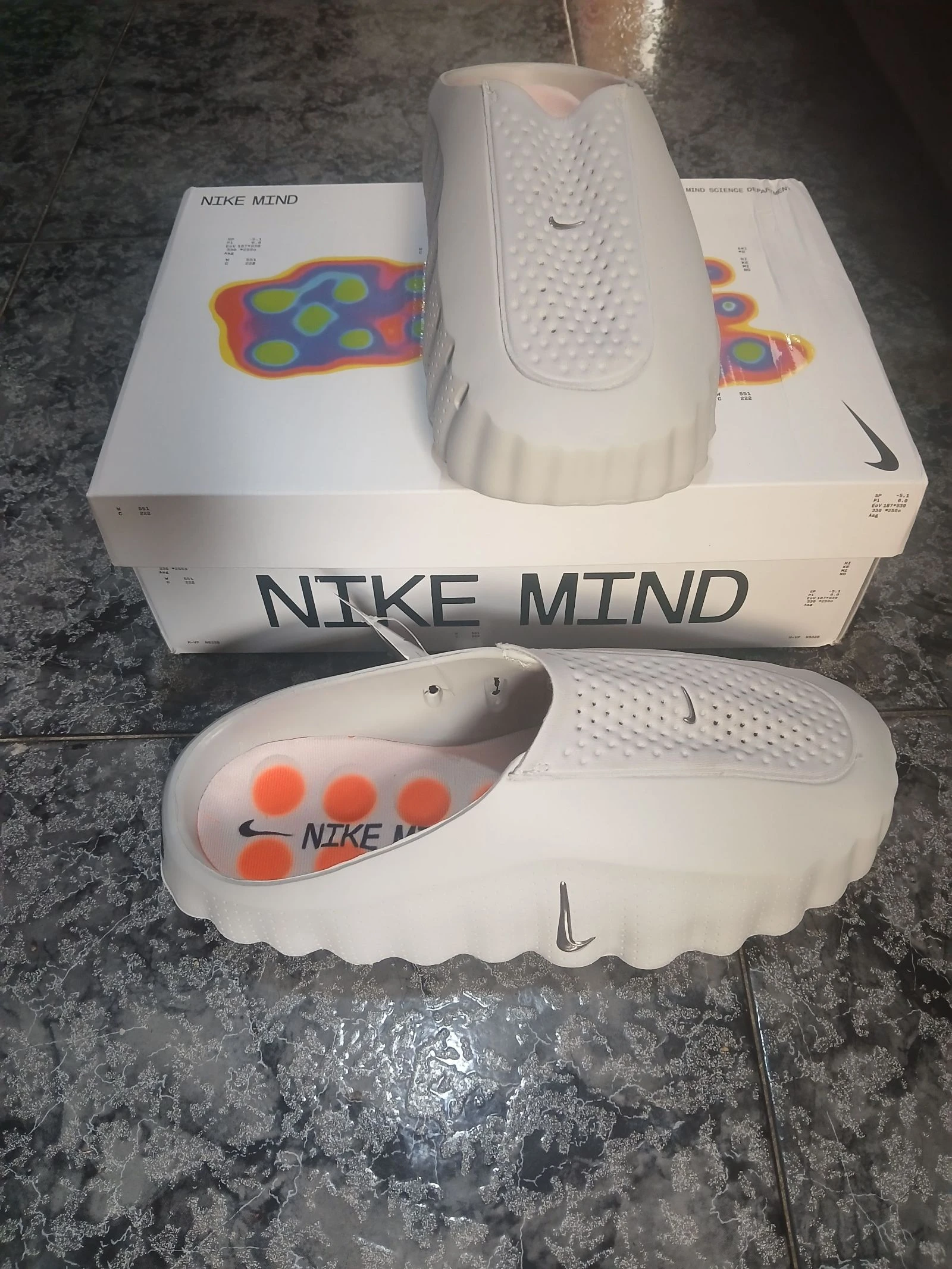 Nike Mind 001 Blancas-Naranjas